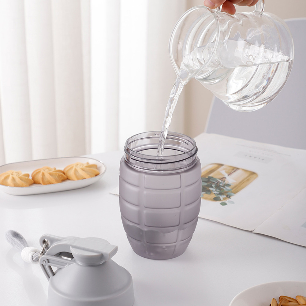 700ml 手雷造型搖搖杯