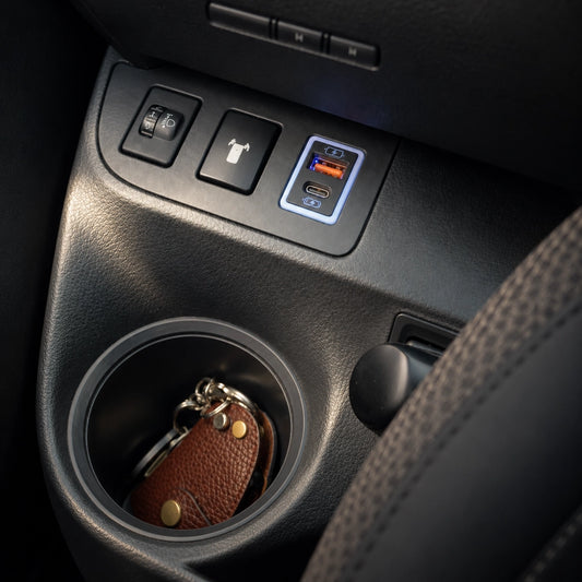 TOYOTA 車充｜中型雙 Type-C 快充｜免挖孔安裝 | Carster 私推好物